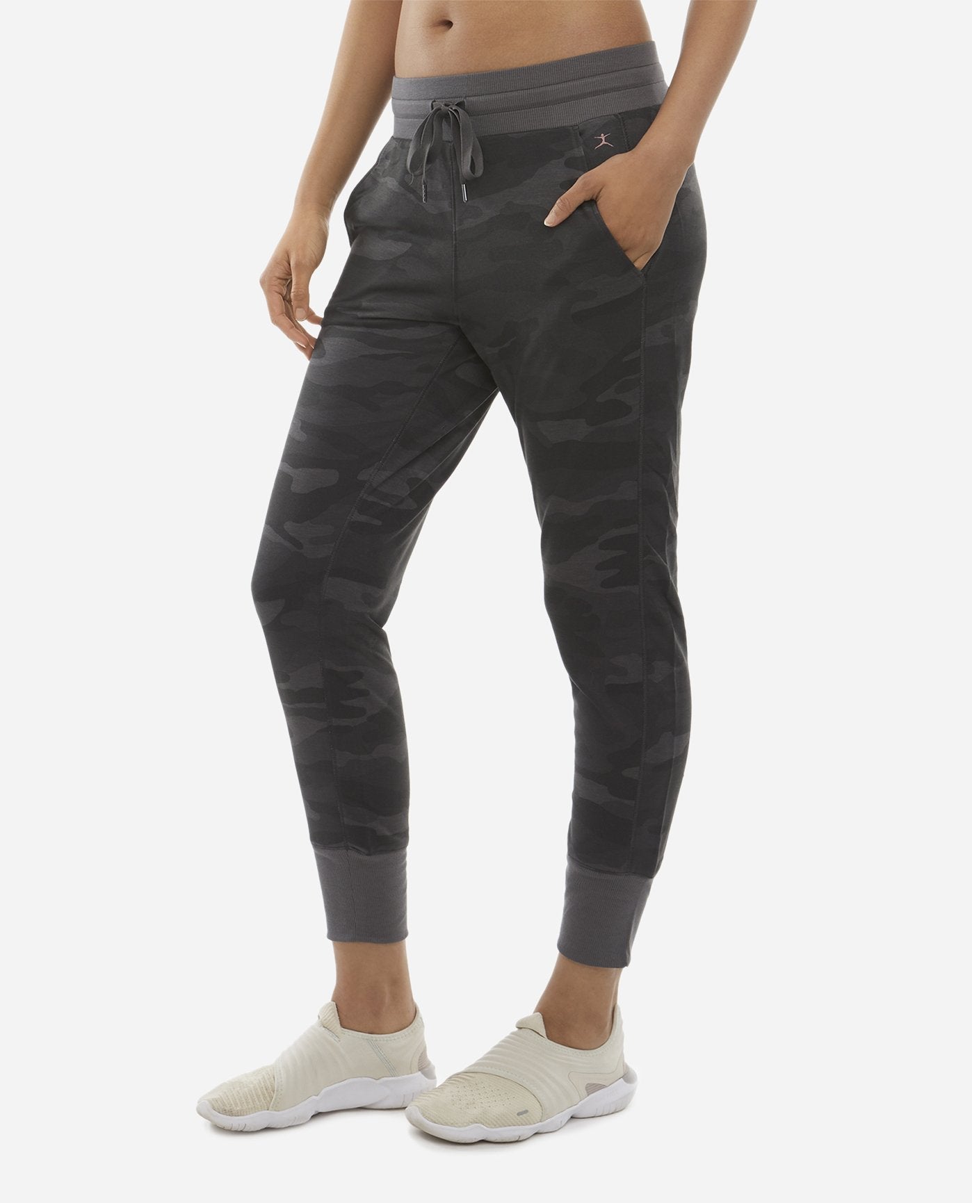 Danskin Ladies' Super Soft 7/8 Legging (Black Camo Print, X-Large) 